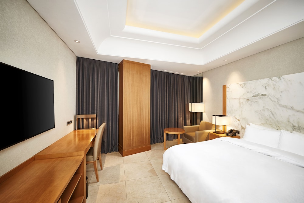 Deluxe, King Bed
