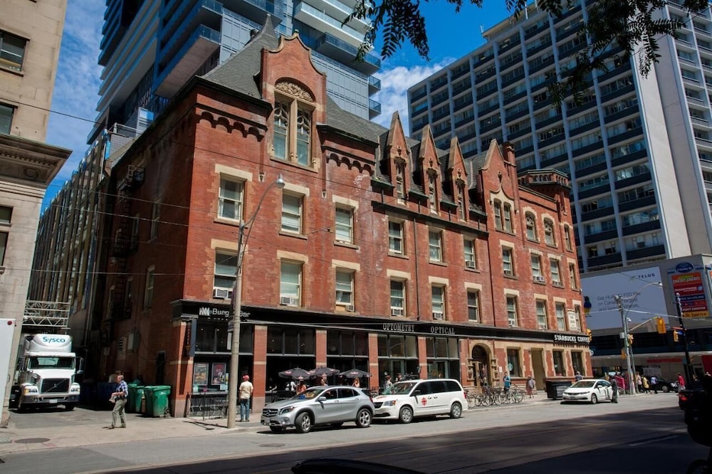 Canada Suites on Bay 41/50