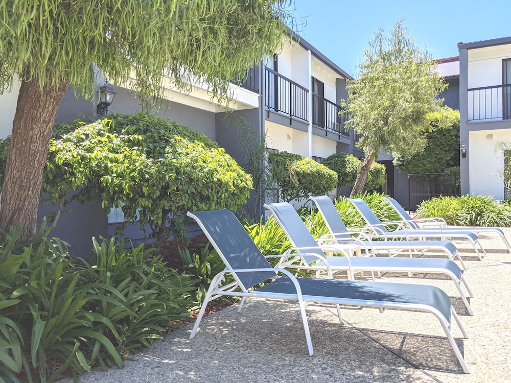 Quality Inn & Suites South San Jose / Morgan Hill 33/42