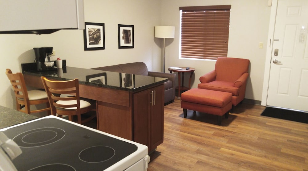 Affordable Suites of America Portage 42/45