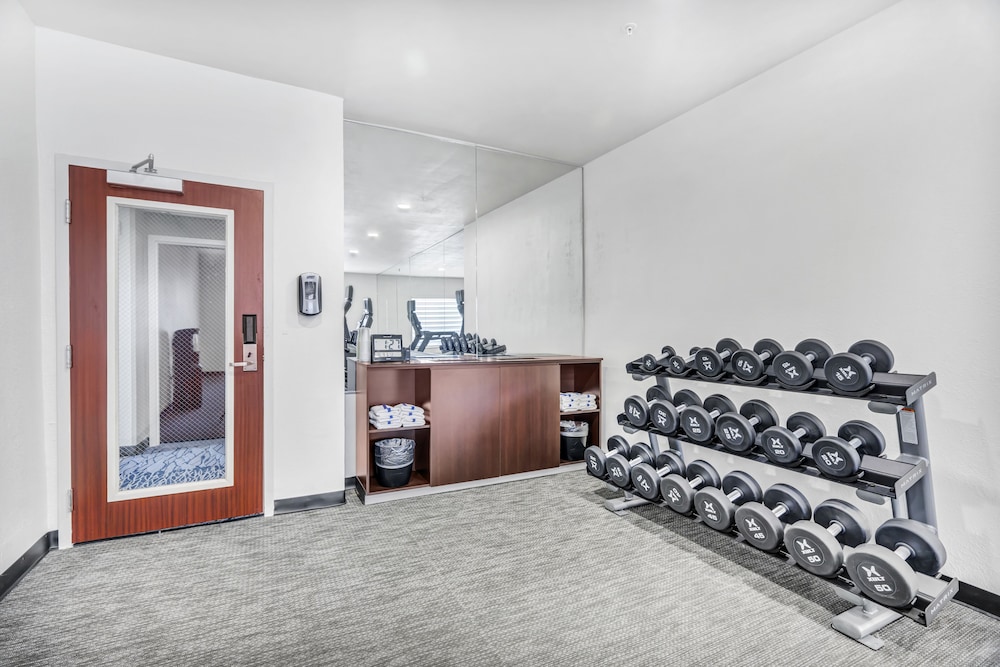 Fairfield Inn Suites Fort Worth Fossil Creek 17/25