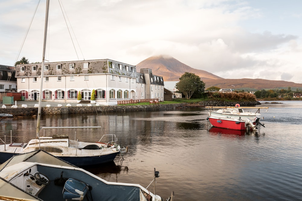 Dunollie Hotel 44/50
