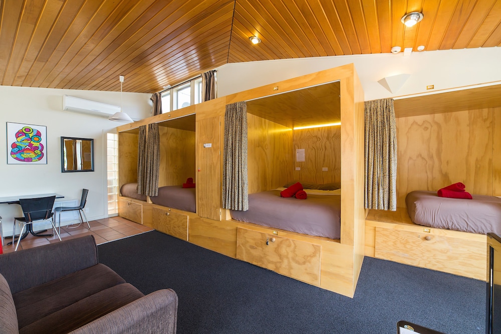 Tahuna Pod Hostel 37/50