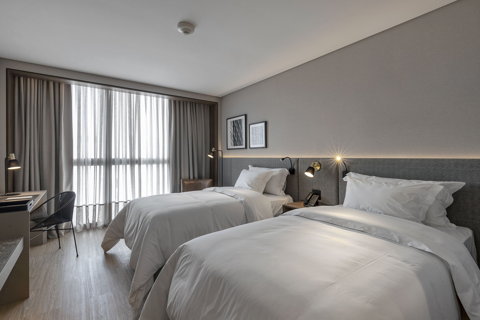 SUPERIOR, TWIN BEDS, GARDEN VIEW