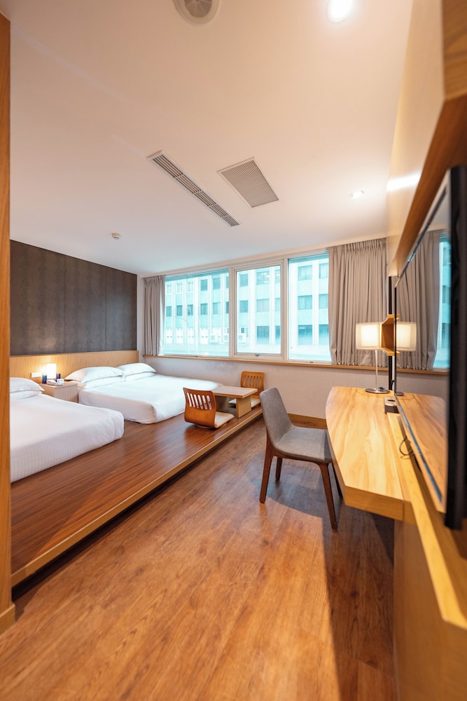Friend Hotel Yoyo 32/67
