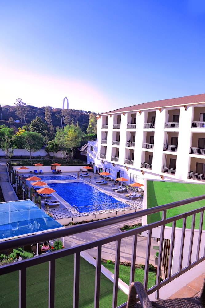 Haile Resort Adama 47/51