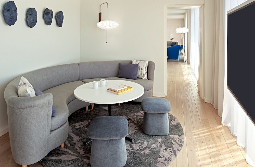 The Valorian Los Angeles, Curio Collection by Hilton 53/87