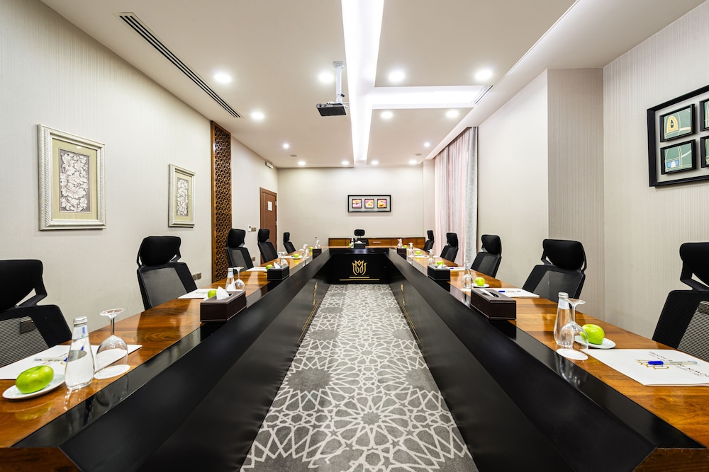 فندق كراون روز(Crown Rose hotel) 52/53