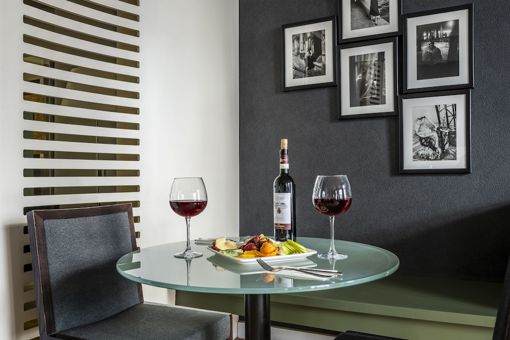Ansen Suites 39/50