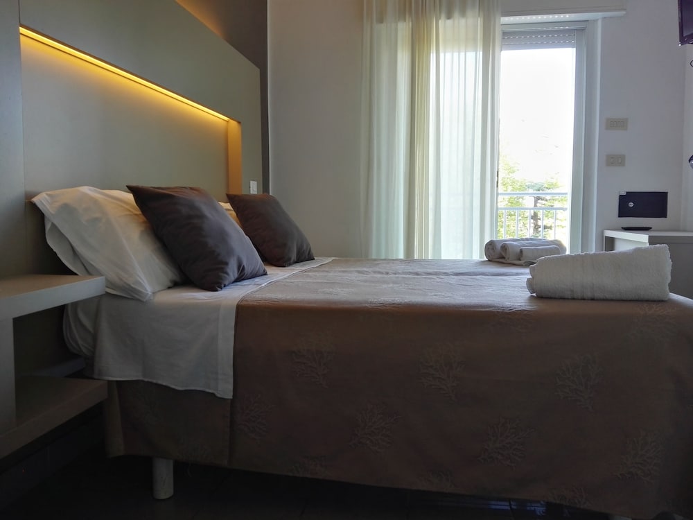 Hotel Desire 23/45