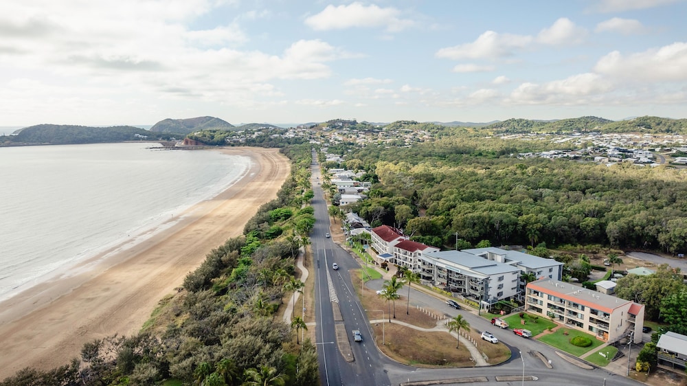 Beaches On Lammermoor Apartments 55/61