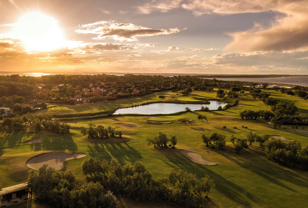 Golf Hotel 60/68