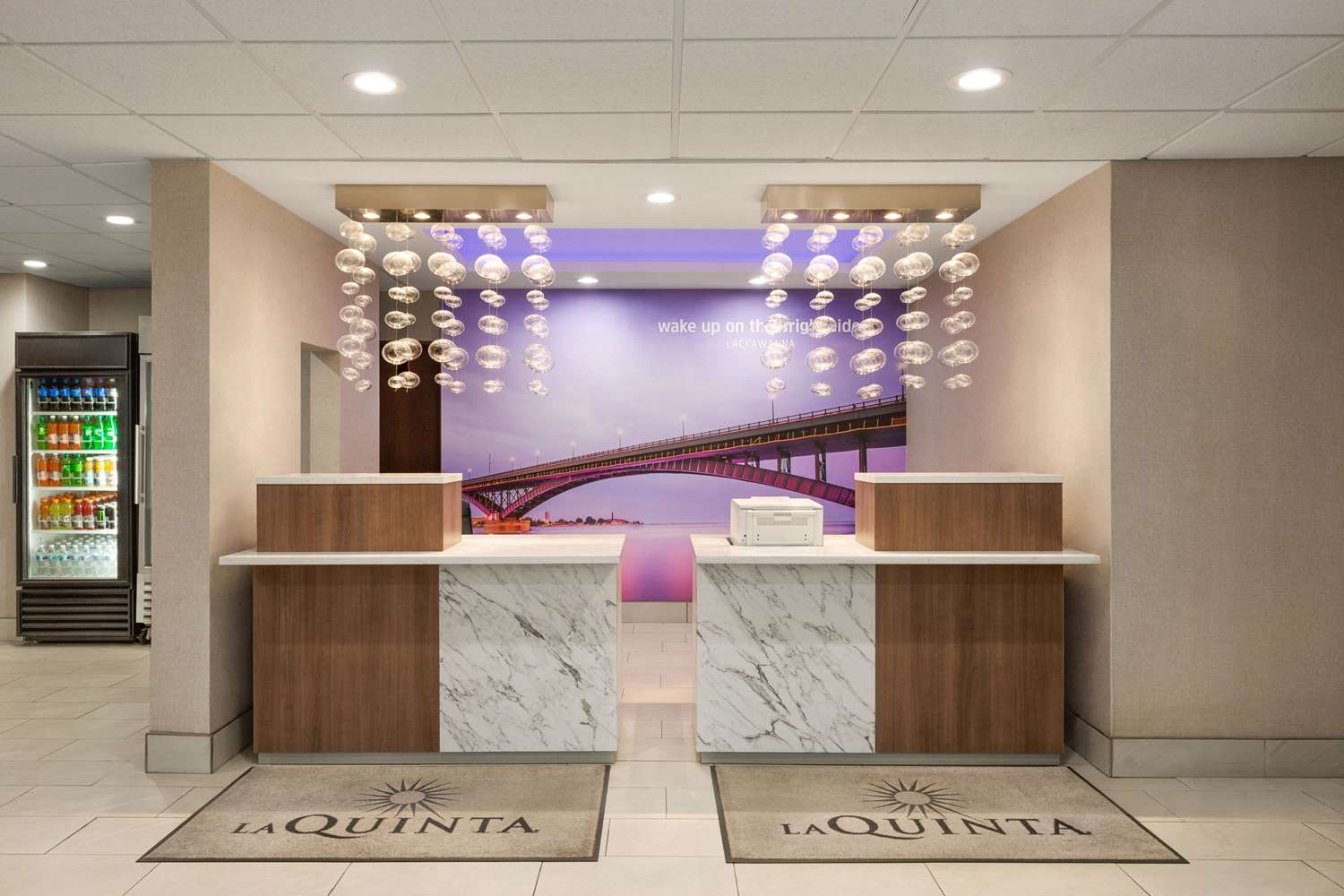 La Quinta Inn And Suites by Wyndham Lackawanna 1/39