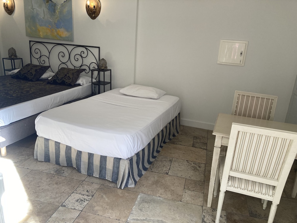 Aux Augustins 34/73