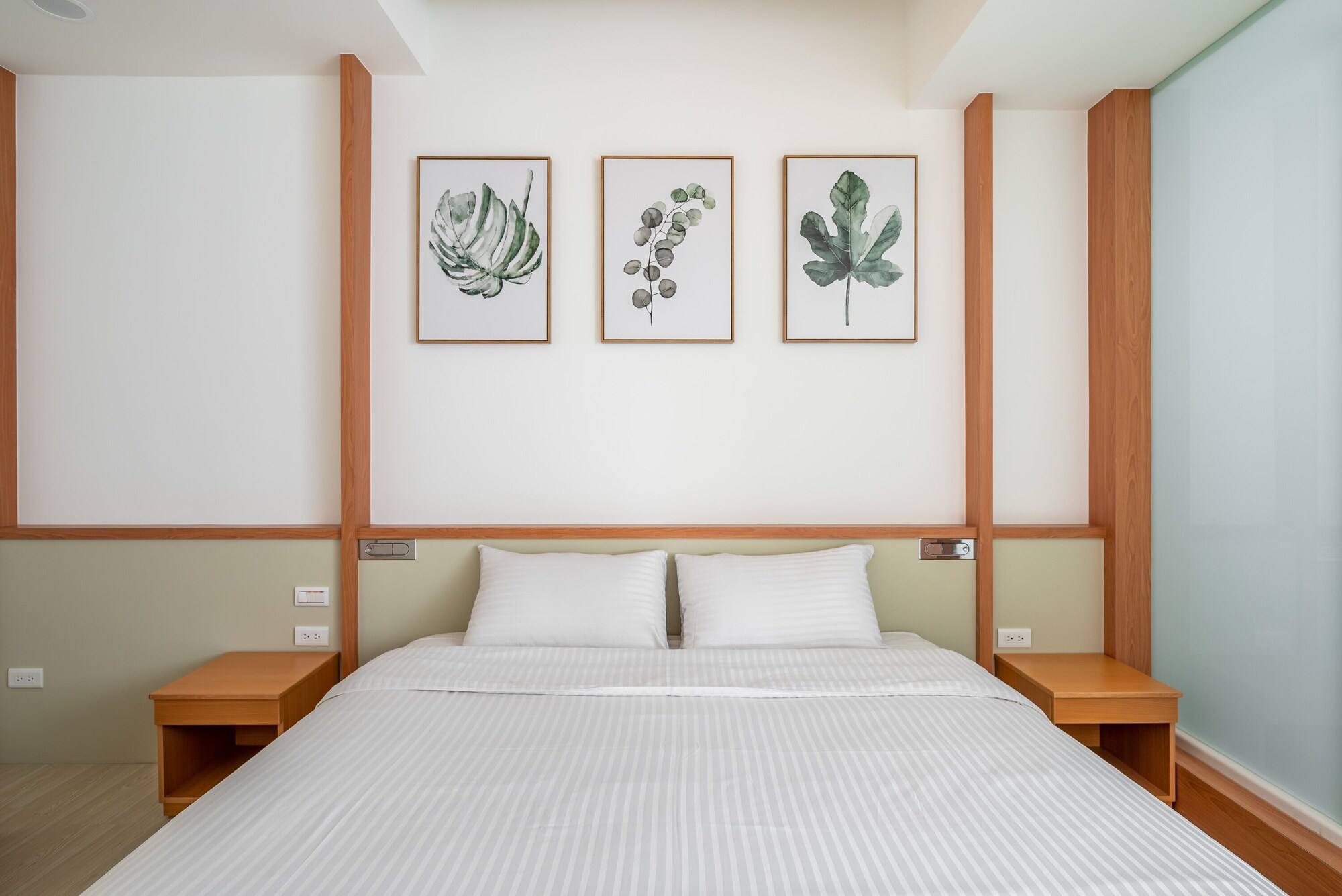 Deluxe, King Bed