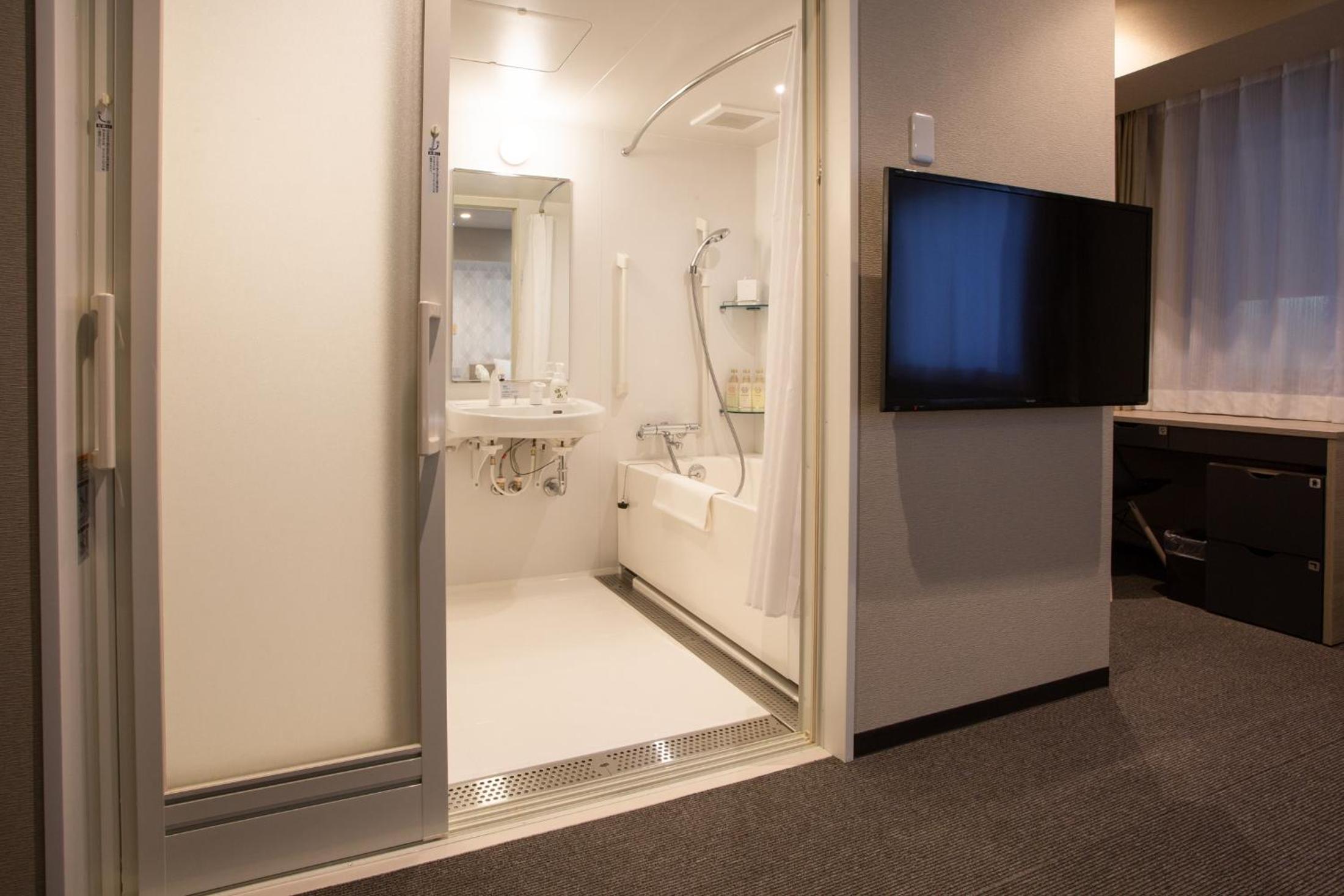 Kuretake Inn Osaka Midousuji Hommachi 36/54