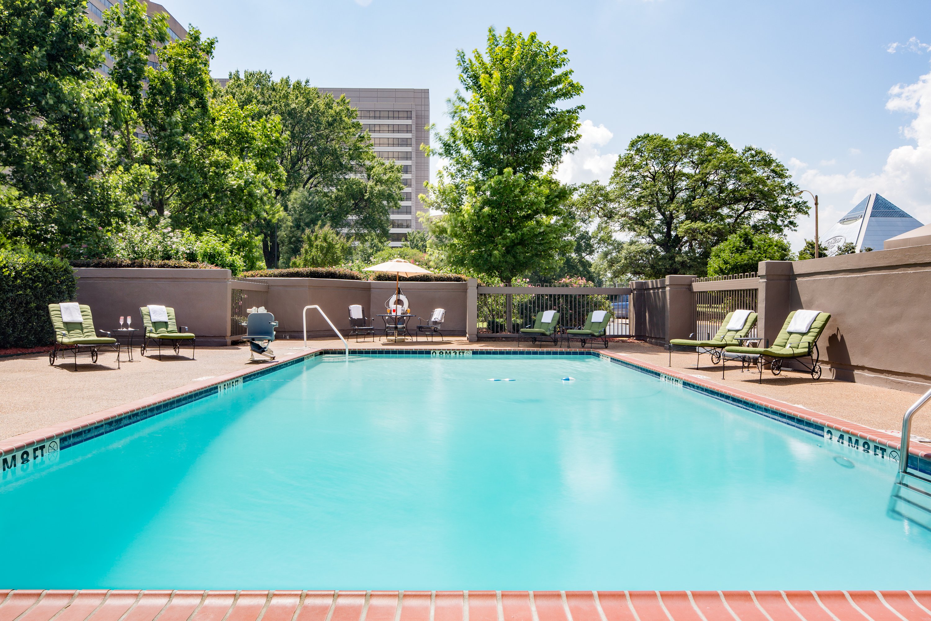 Crowne Plaza Memphis Downtown 50/50