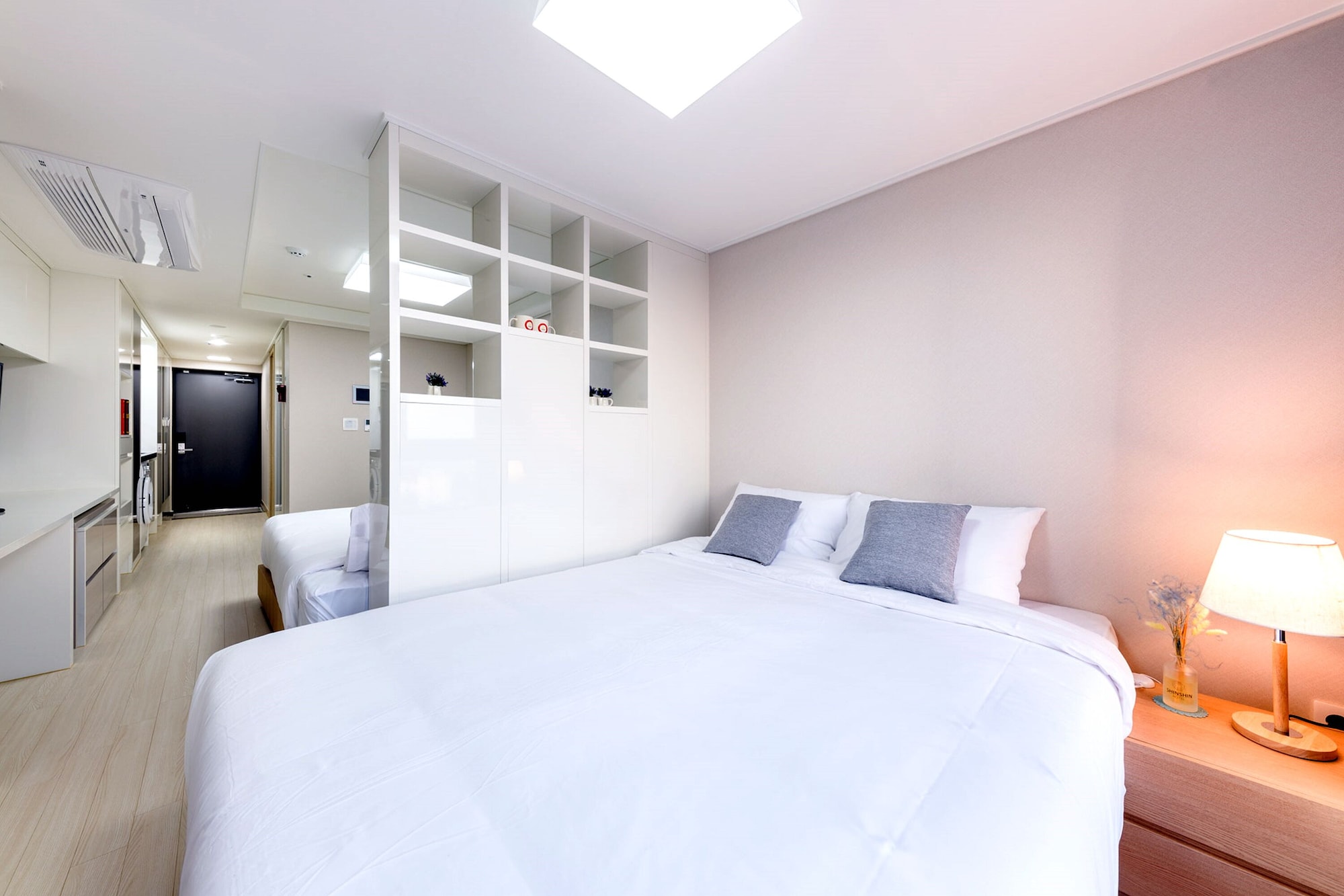 غرفة جونيور بسريرين مزدوجين بإطلالة على البحر، Shin Shin Hotel Seogwipo 4/6