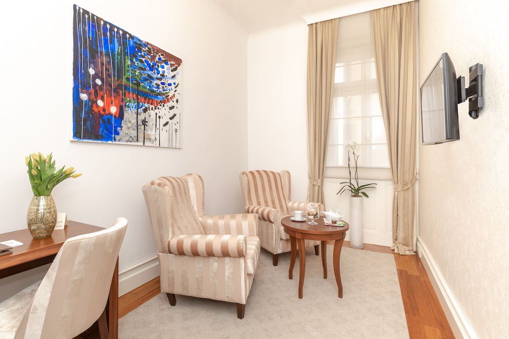 Le Premier Boutique Hotel 59/66