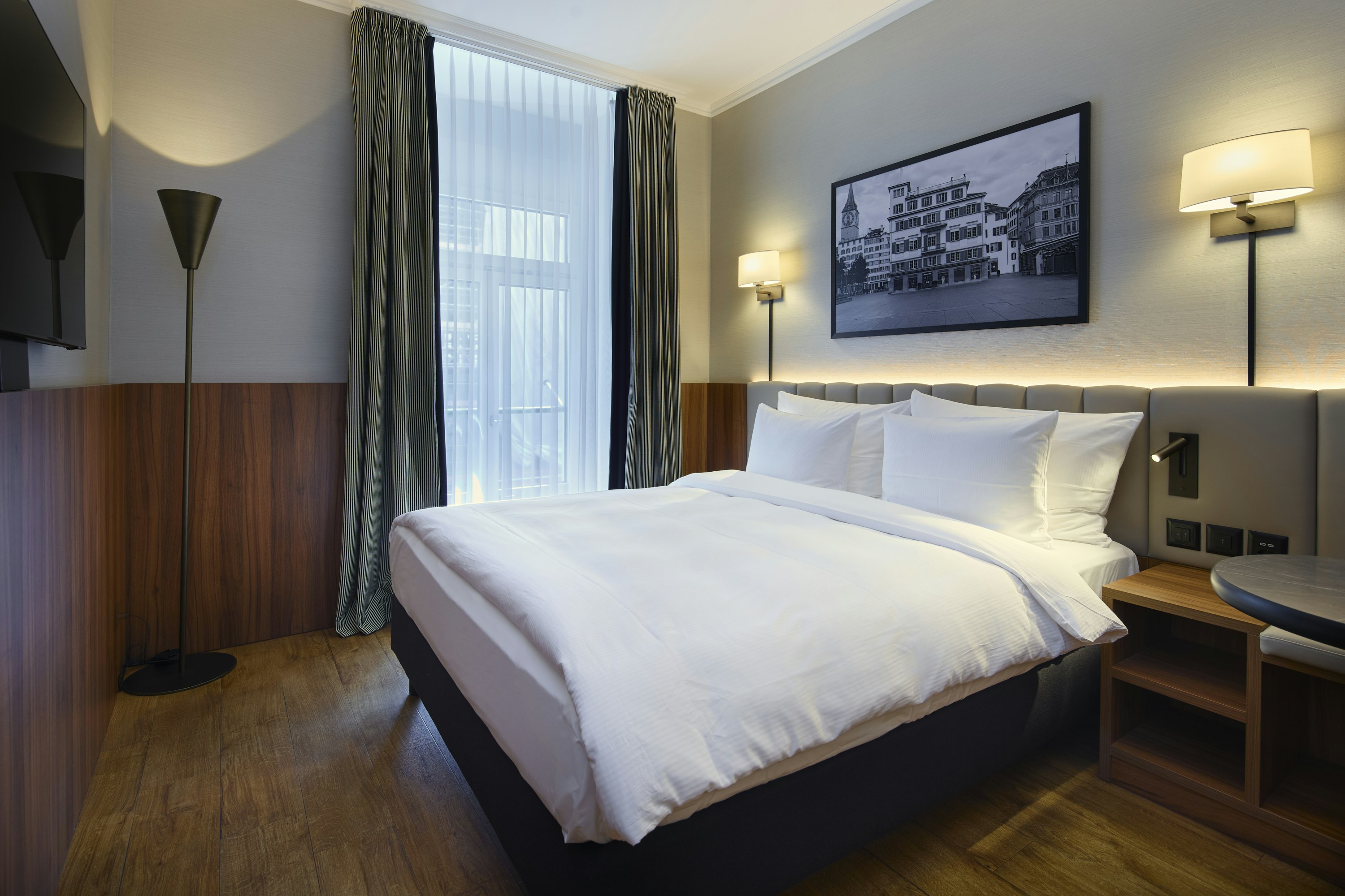Central Plaza Hotel 13/81