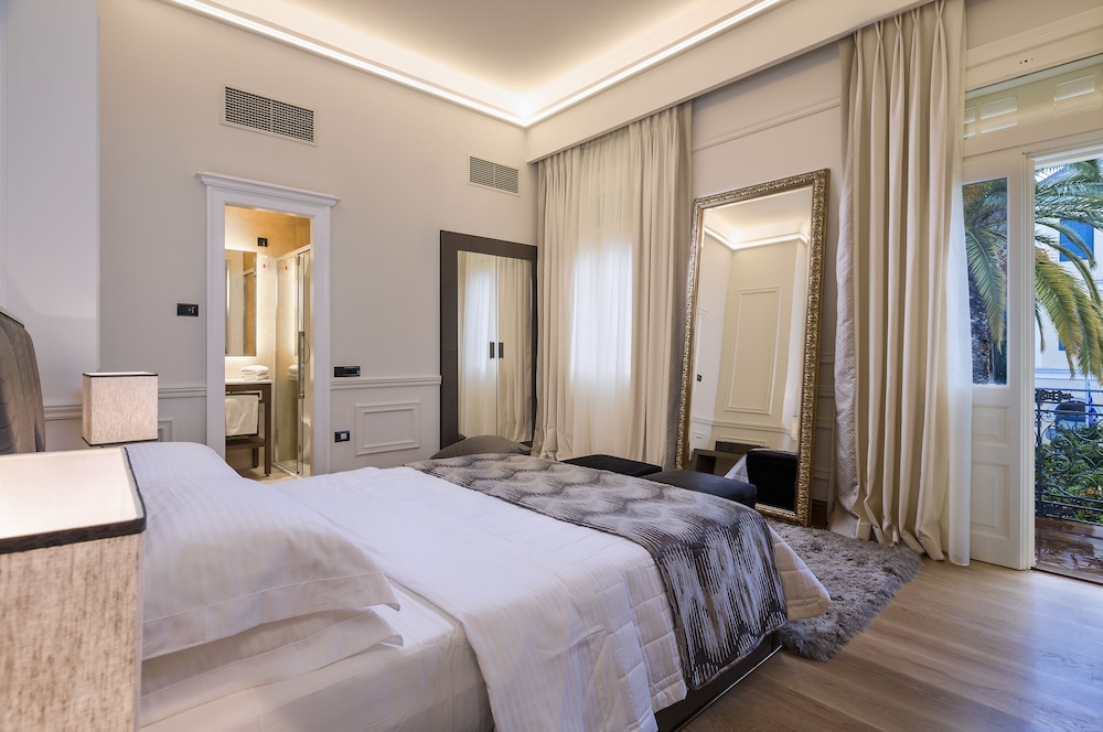 3sixty Hotel Suites 12/50