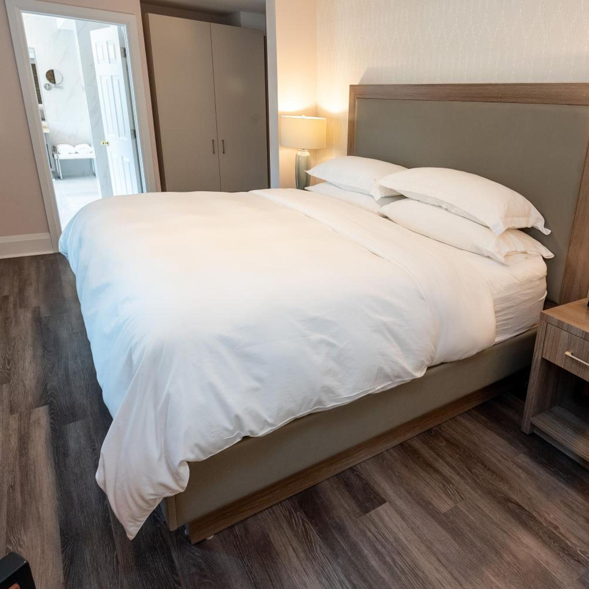 Deluxe, Suite, King Bed