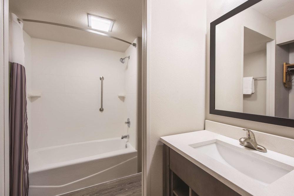 La Quinta Inn And Suites By Wyndham Festus - St. Louis South 11/42