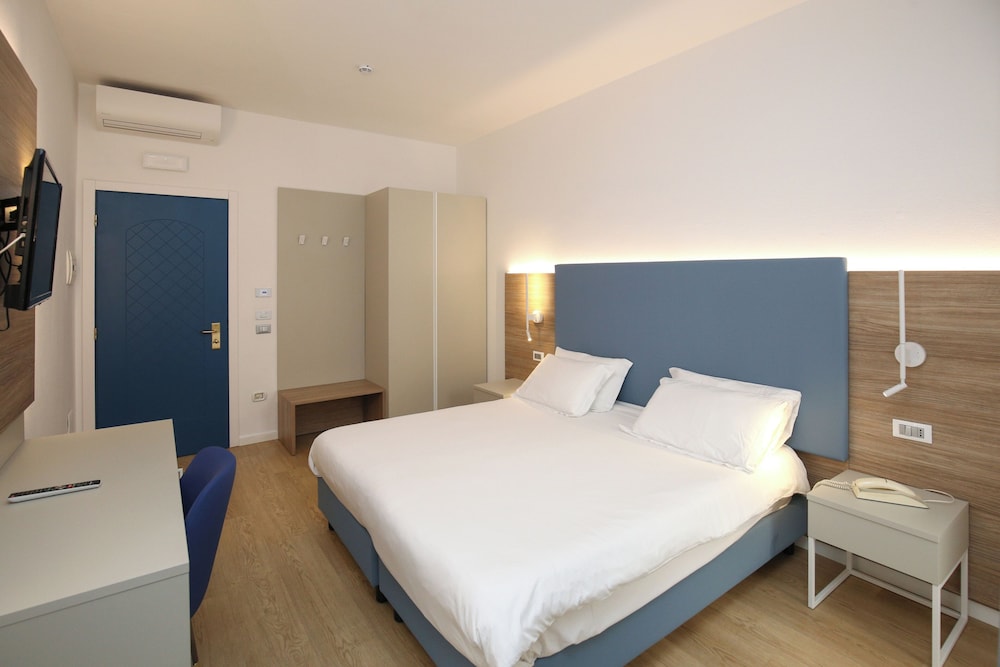 غرفة كلاسيكية بسرير كوين، Riviera Castelsardo Hotel 5/10