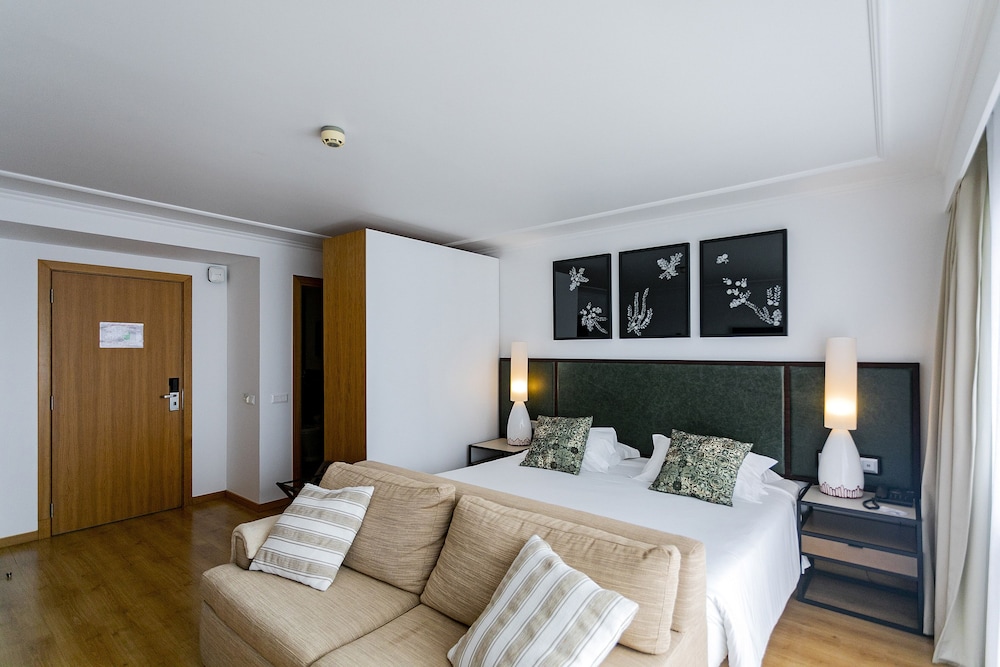 Hotel Ponta Delgada 37/122