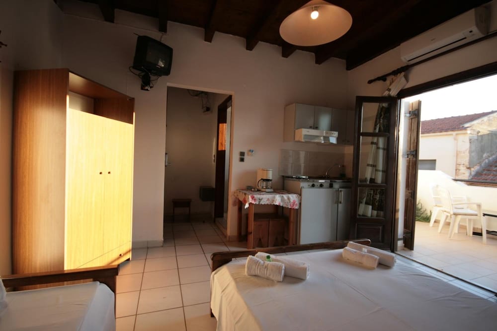 Chania Rooms 28/48