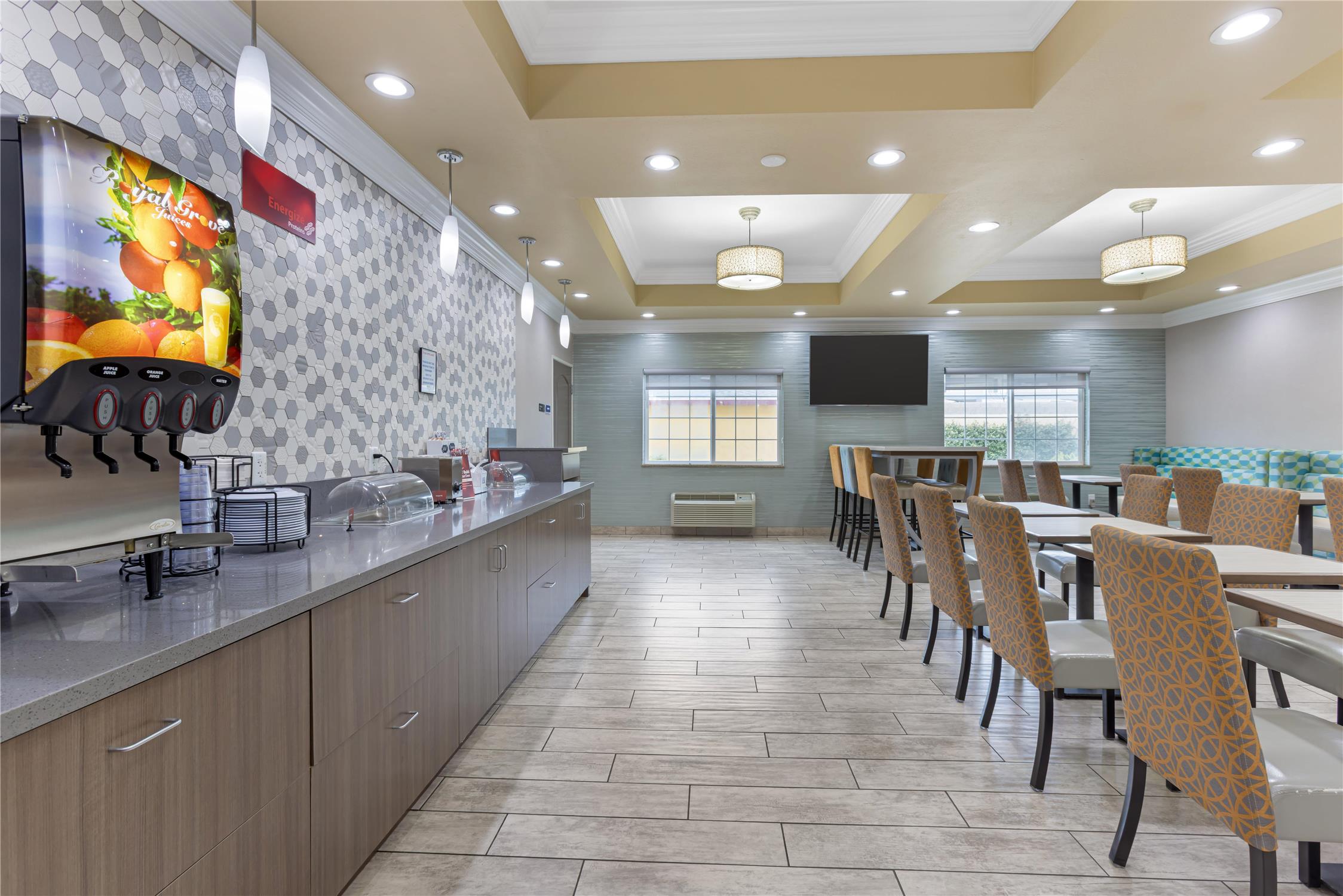Best Western Plus Wasco Inn & Suites 54/63