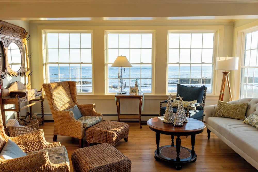 Beach House Inn 27/49