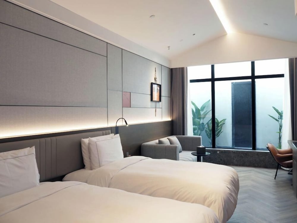 UrCove by HYATT Shanghai West Riverside 3/42