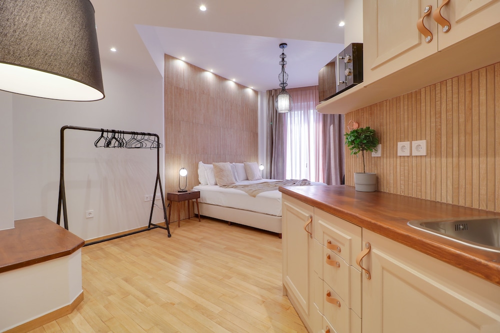 AthiNN Residence 5/50