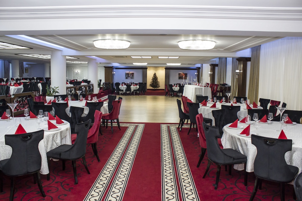 Hotel Cornul Vanatorului 55/68