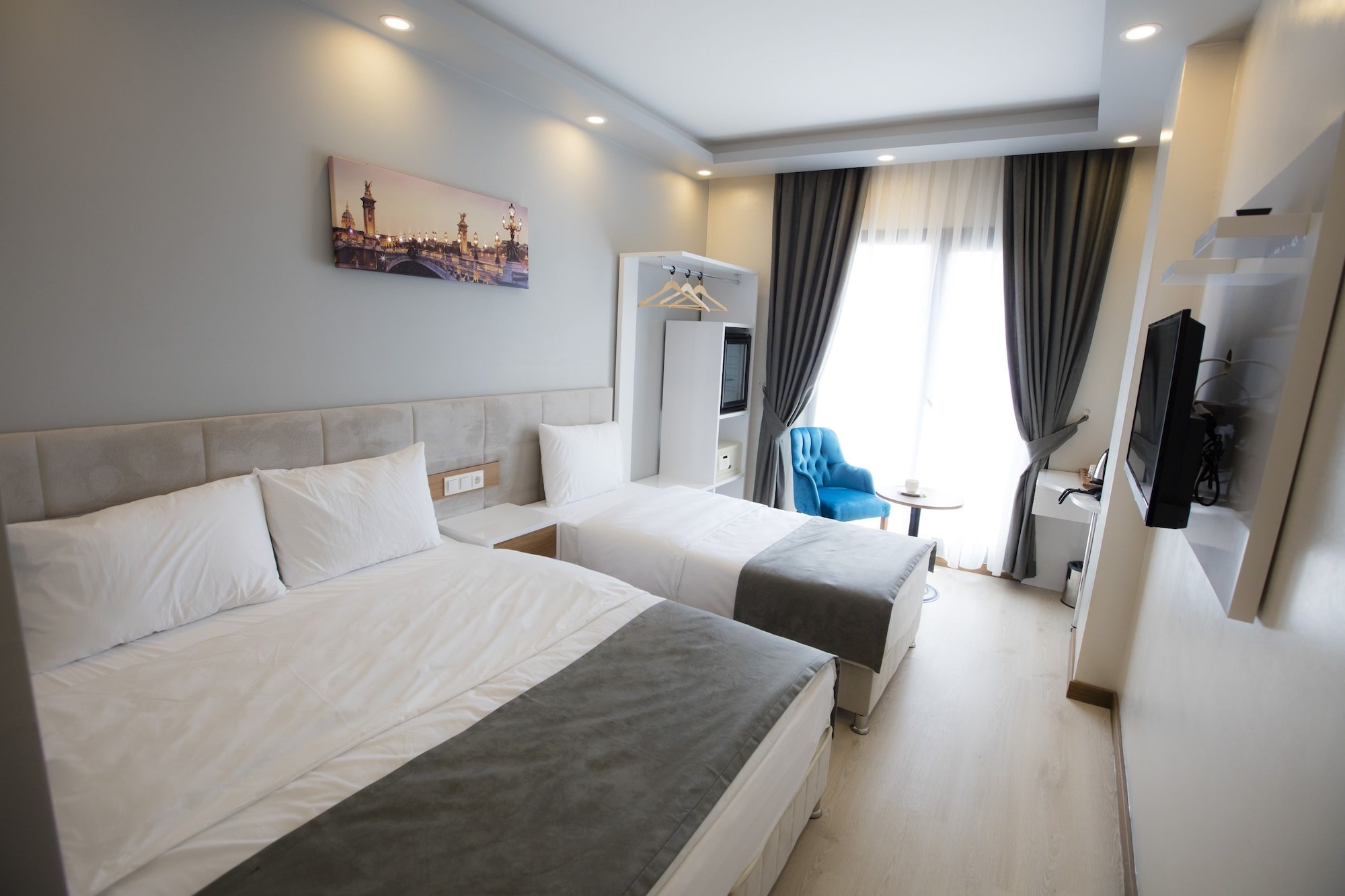 1 BEDROOM, LANAI, FAMILY SUITE, CITY VIEW