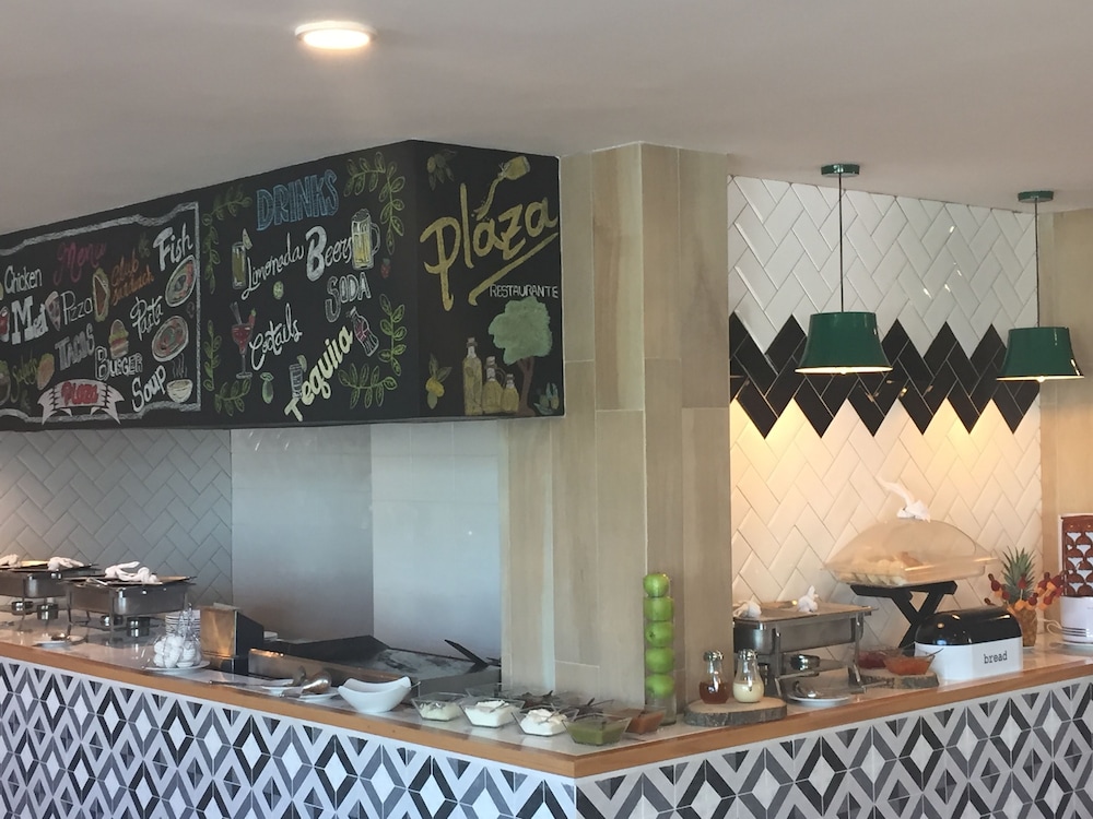 Hotel Estancia Business Class 3/50