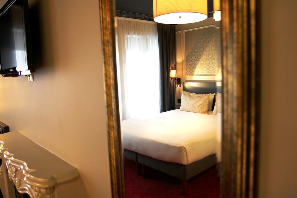 Hotel Le Montmartre Saint Pierre 5/22