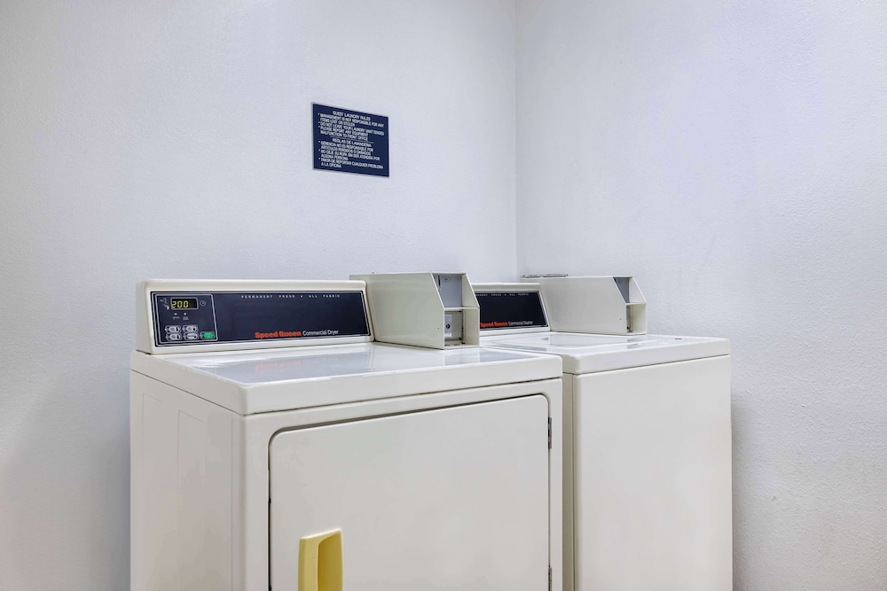Motel6 McAllen, TX - East 9/60