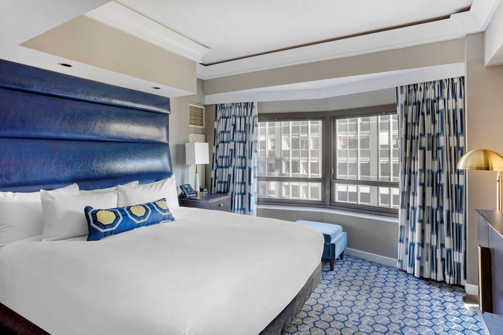 2 BEDROOMS, SUITE, 2 KING BEDS, SOFA