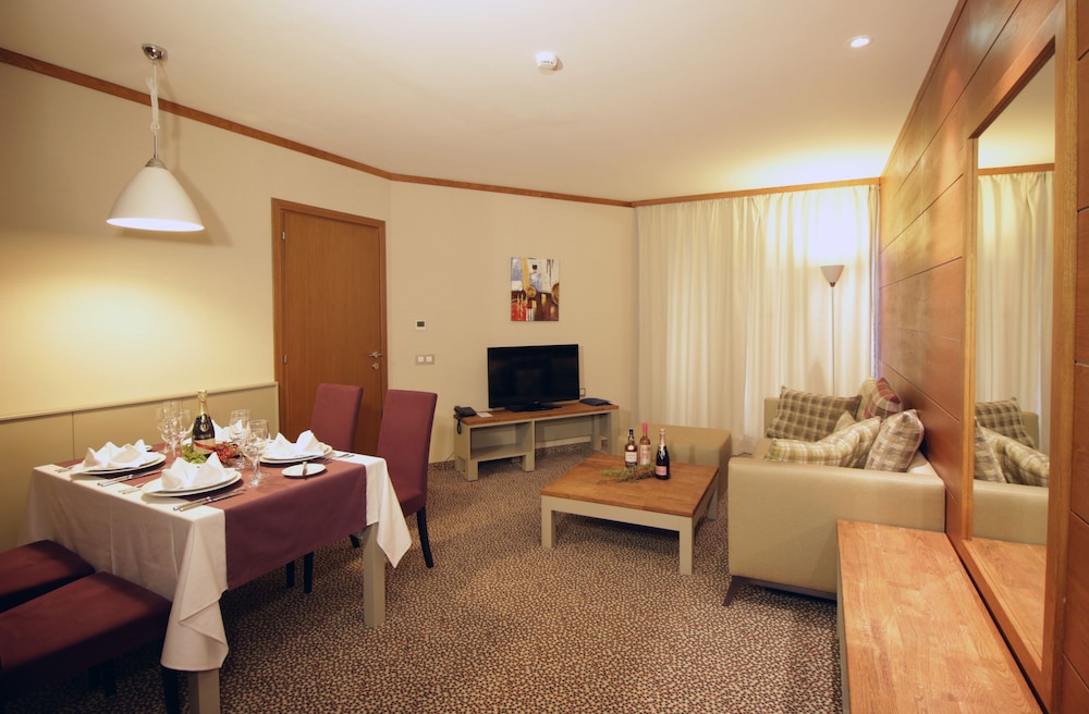 RUSKOVETS RESORT 36/61