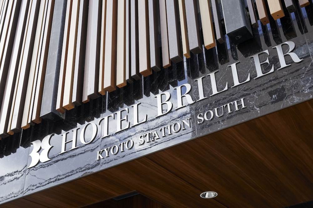Hotel Briller 2/24