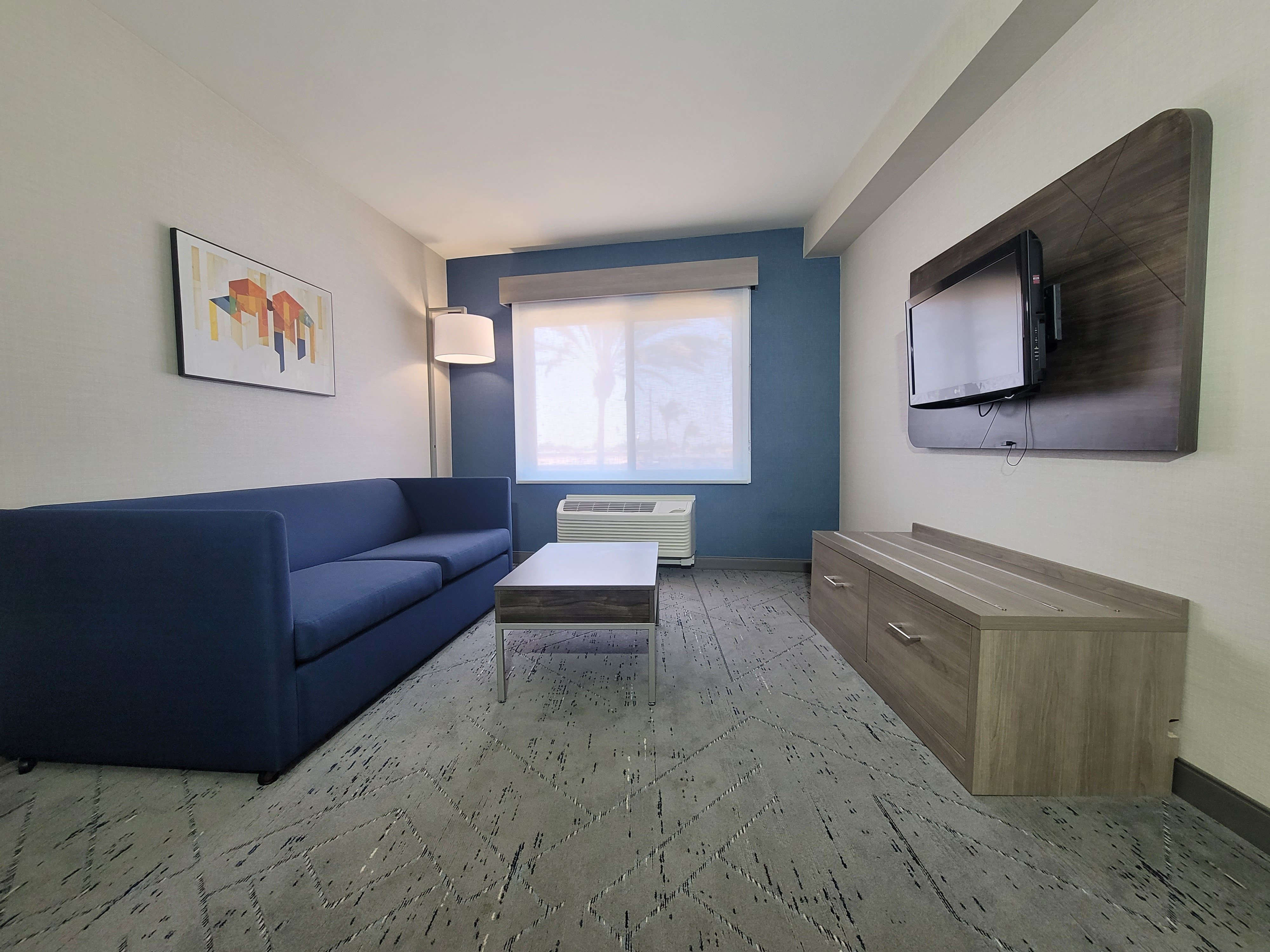 HOLIDAY INN EXPRESS SAN DIEGO SOUTH - CHULA VISTA 55/71