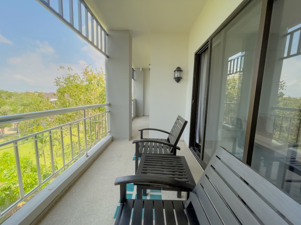 Pinnacle Grand Jomtien Resort 64/93