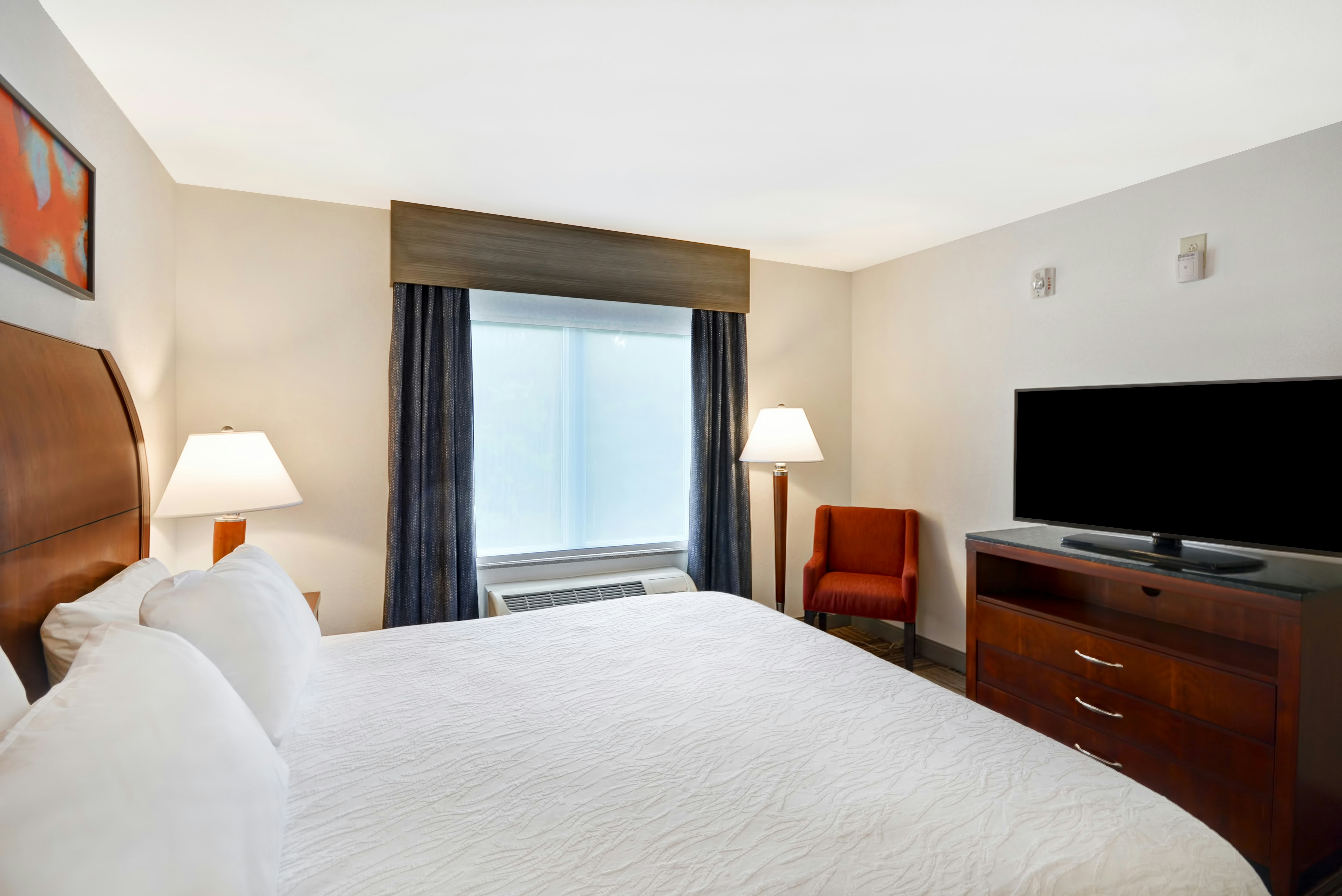 Suite, King Bed, Accessible