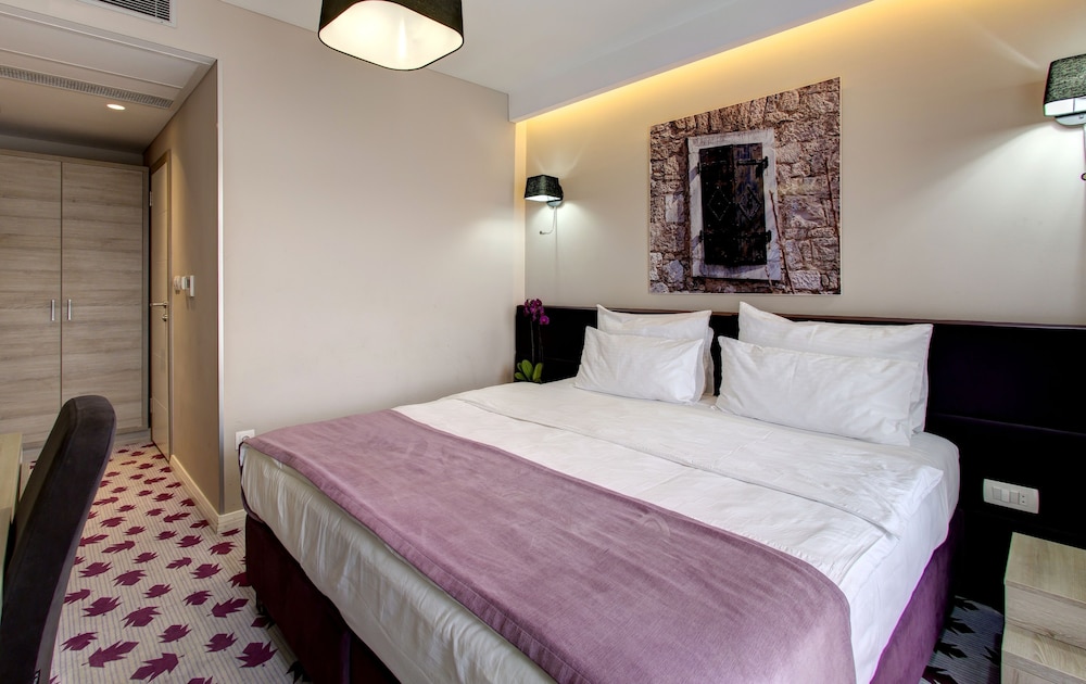 Classic, Double Bed