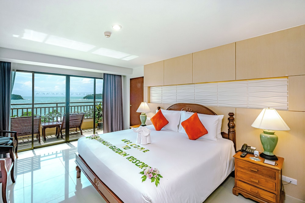 DELUXE SEA VIEW