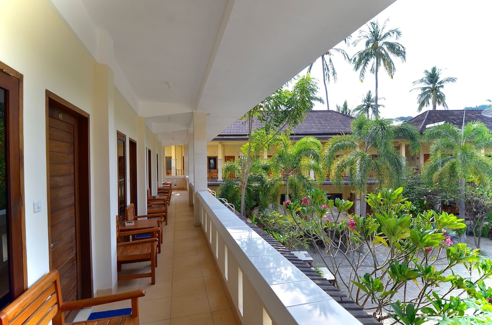 CENTRAL INN 23/25