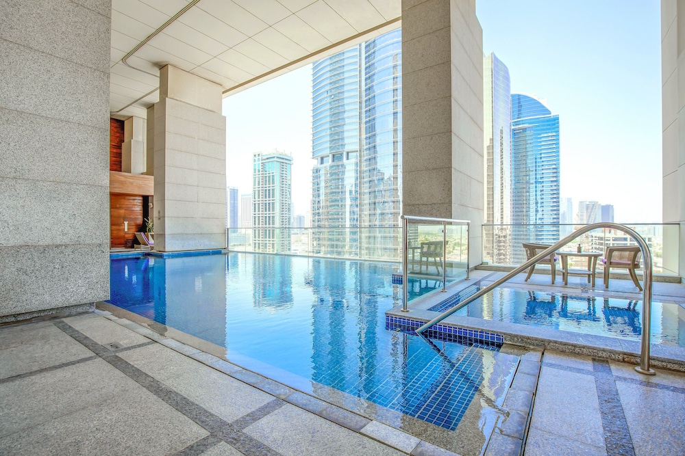 swimming pool spa
