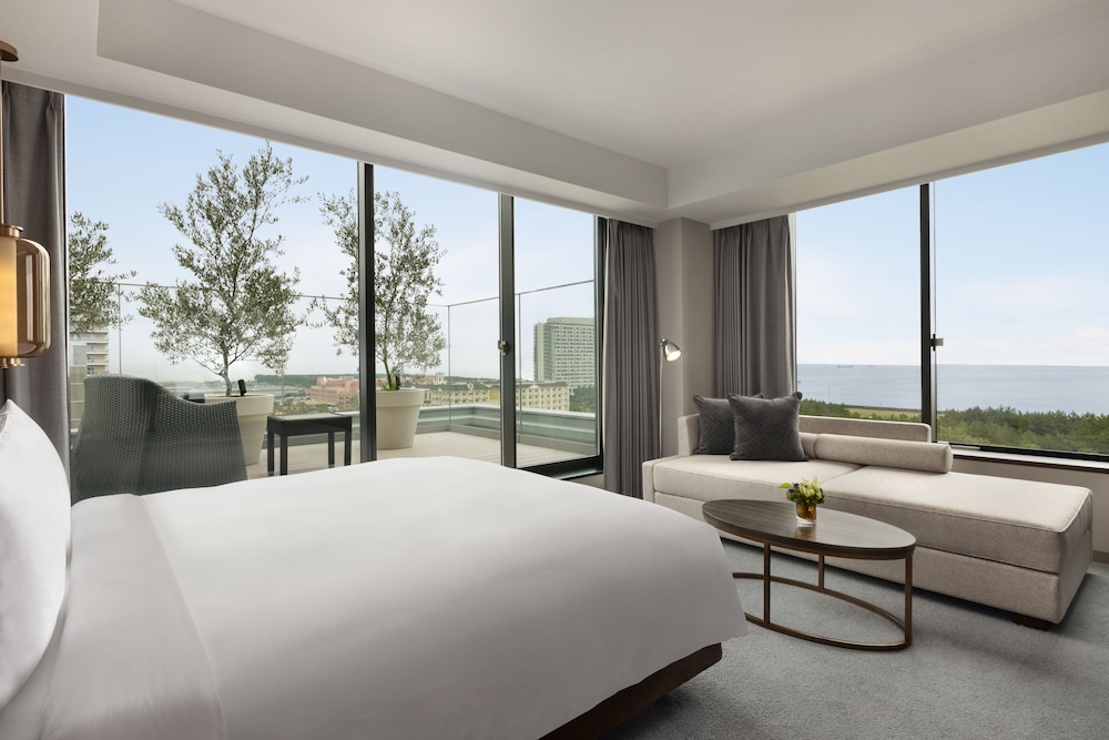DELUXE, KING BED, TERRACE